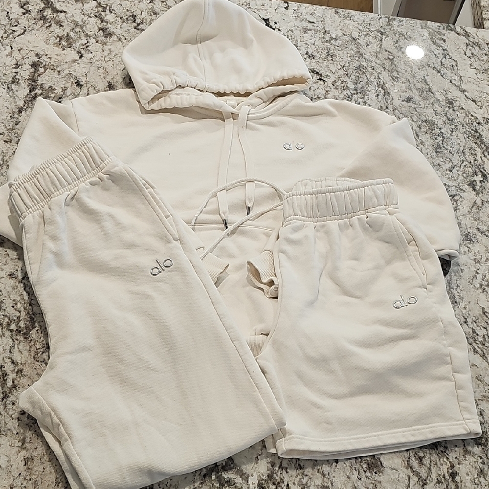 ALO 3 Piece Set Yoga Ivory Hoodie & Shorts Plus Sweatpants XS